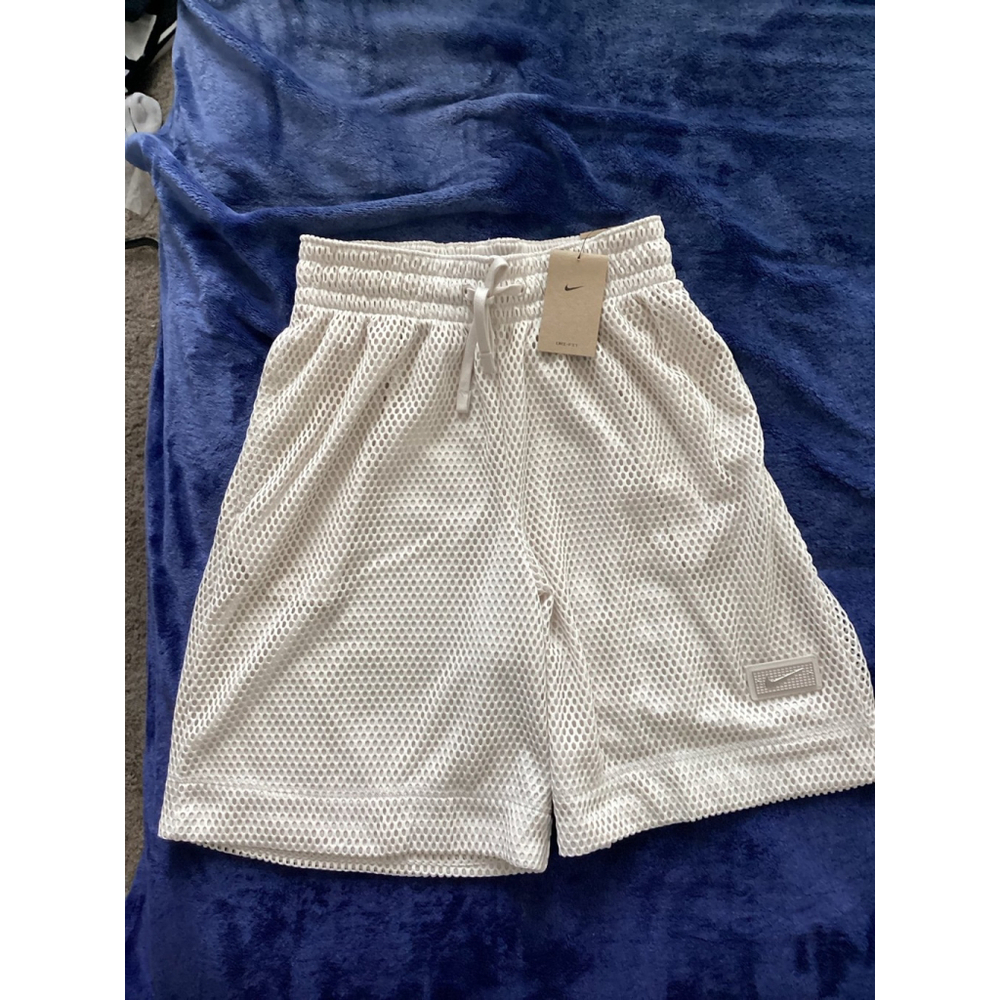Nike / Devin Booker - Men’s Dri Fit 10 “ Shorts‎ Size Medium Color: Light Orewoo